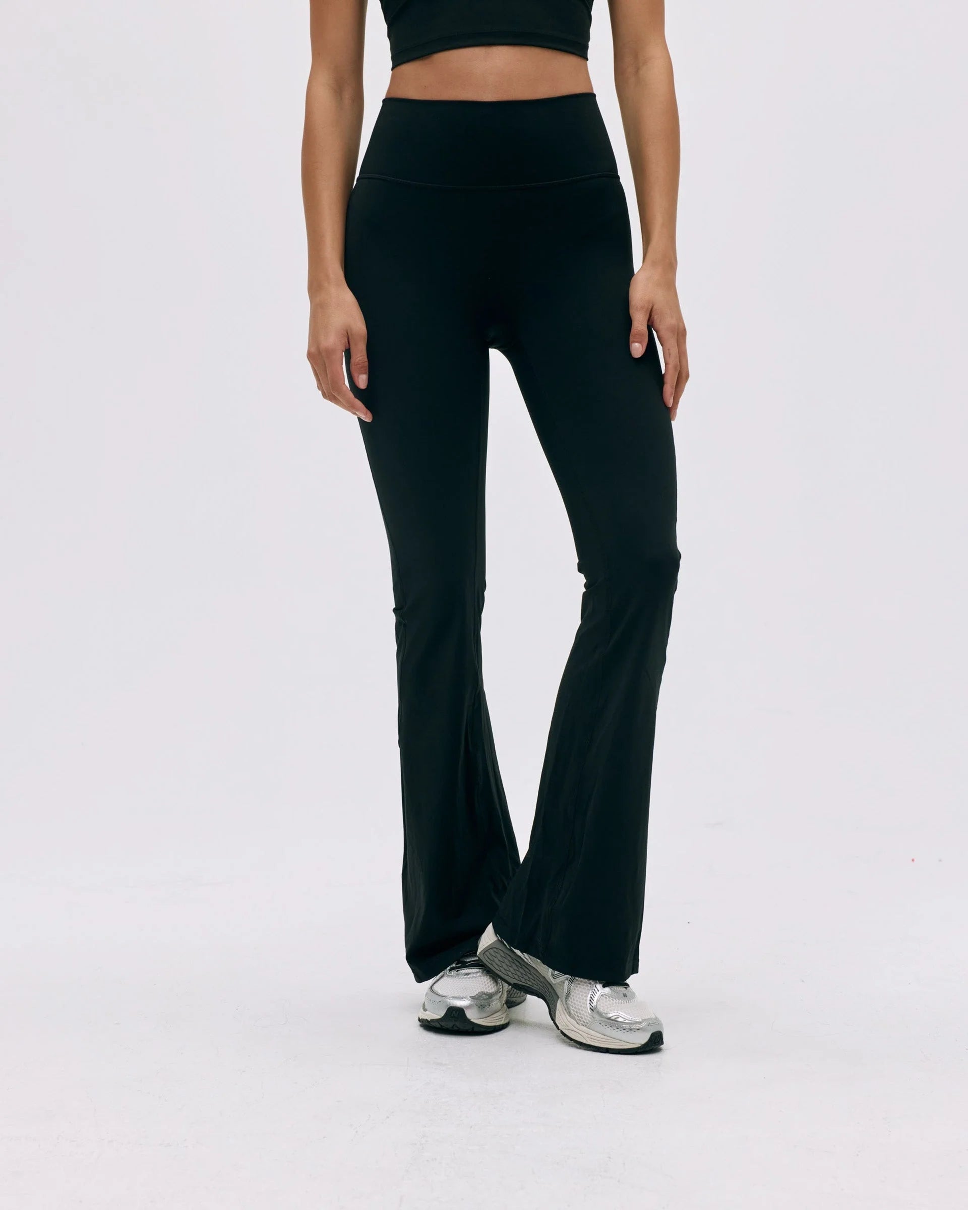 Noir Flared Yoga Pant